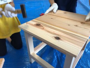 木工作教室～八溝杉でスツールを作りました