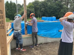 鍋掛の平屋の家～柱建て